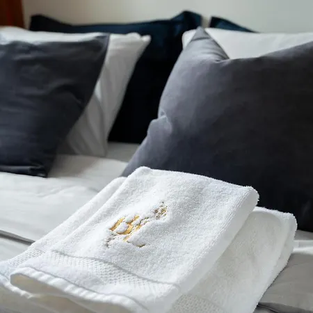 Bella Luna Luxury Suites - Oasis Gem Near Stadium & Old Town Διαμέρισμα